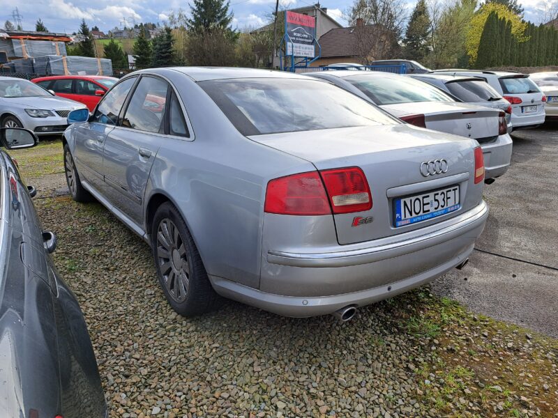 Audi A8 3.7 Gaz 4x4 2004 Cena 19,900 zl