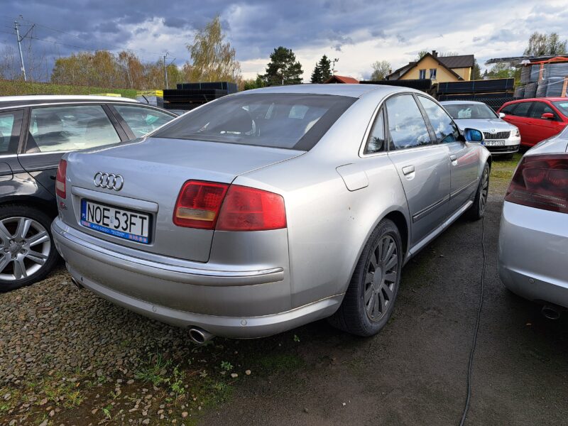 Audi A8 3.7 Gaz 4x4 2004 Cena 19,900 zl