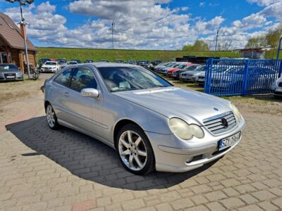 Mercedes C220 CDI Coupe Automat Skora Pełna Opcja Niski Przebieg tylko 200 tys.km 2003 Cena 9.900 zł