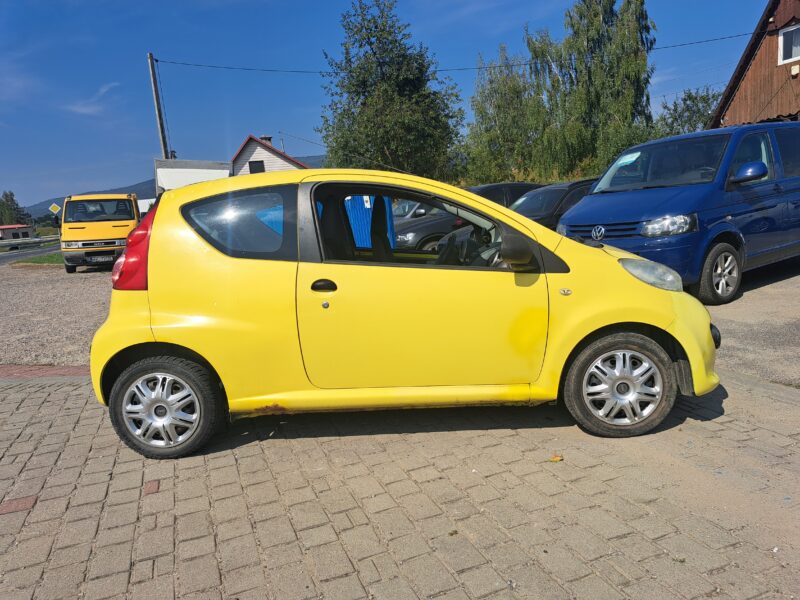 Peugeot 107 1.0 2007 Cena 3.900 zł