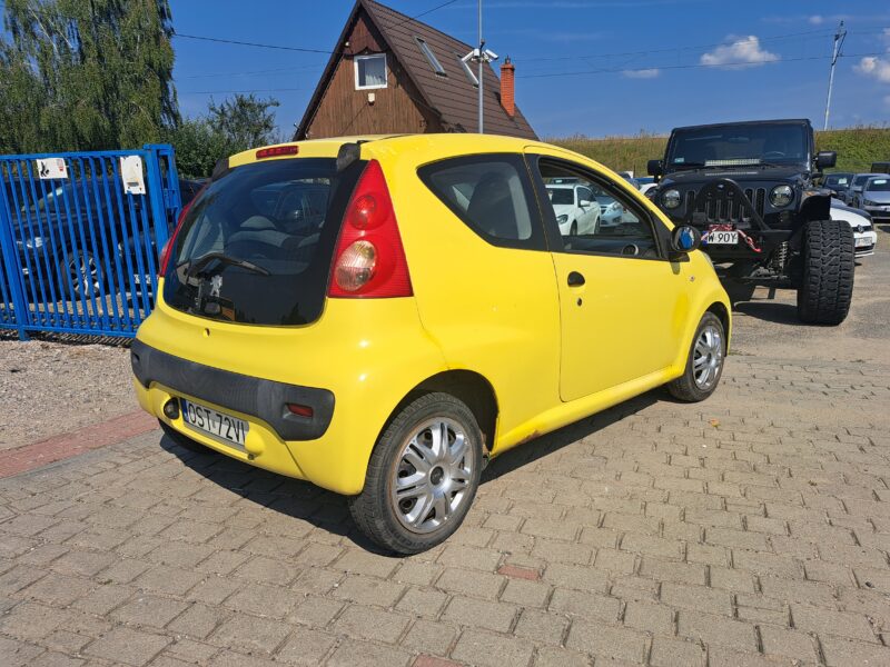 Peugeot 107 1.0 2007 Cena 3.900 zł