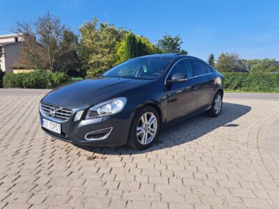 Volvo S60 2.4 D5 Pełna Opcja Wyposazenia 2010 Cena 28.900 zł