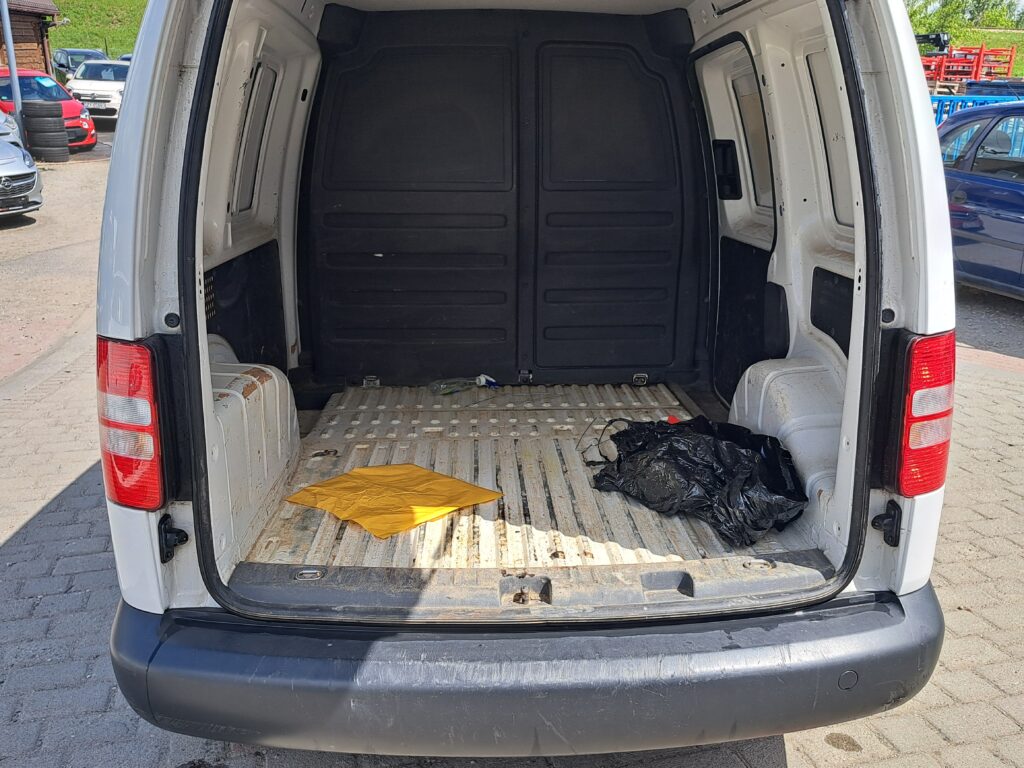 Volkswagen Caddy 1.6 tdi Bardzo ładny i Zadbany 2011 Cena 19.900 zł