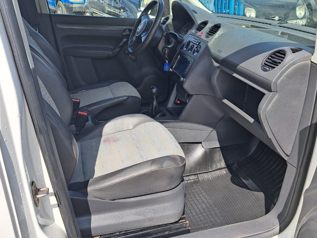 Volkswagen Caddy 1.6 tdi Bardzo ładny i Zadbany 2011 Cena 19.900 zł