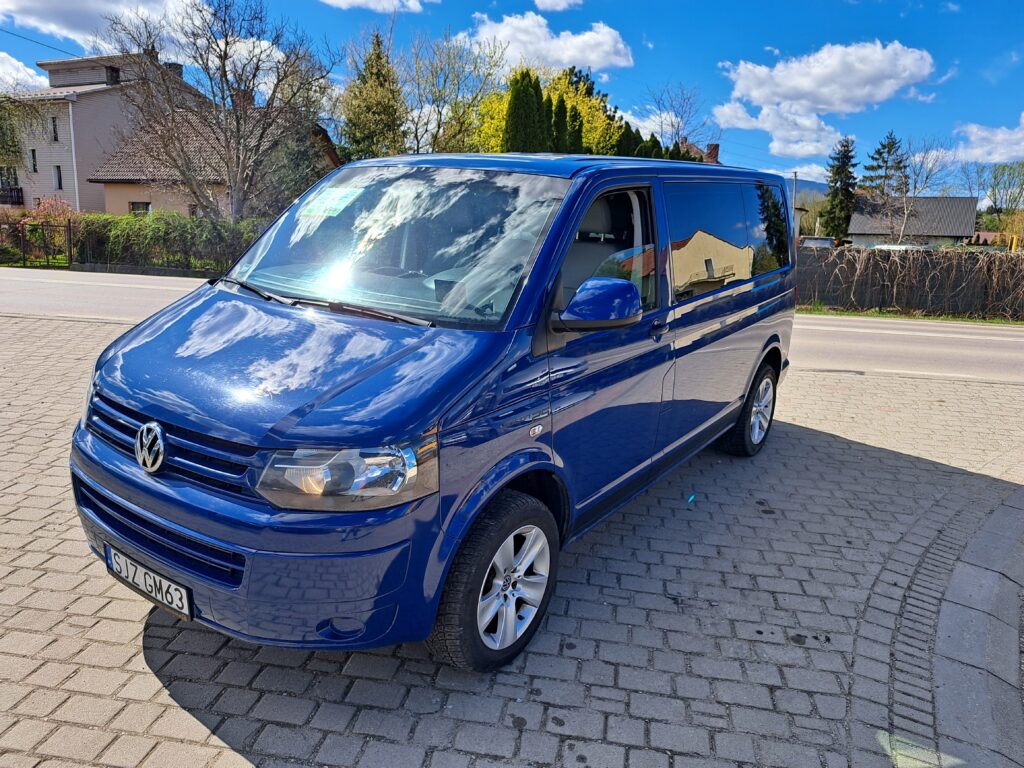 Volkswagen Caravelle T6 Zadbany 9 osobowy Stan Perfekcyjny 2015 Cena 90.000 zł