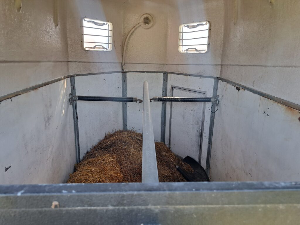 Westema Przyczepa na konie mega okazja 8.400 zł